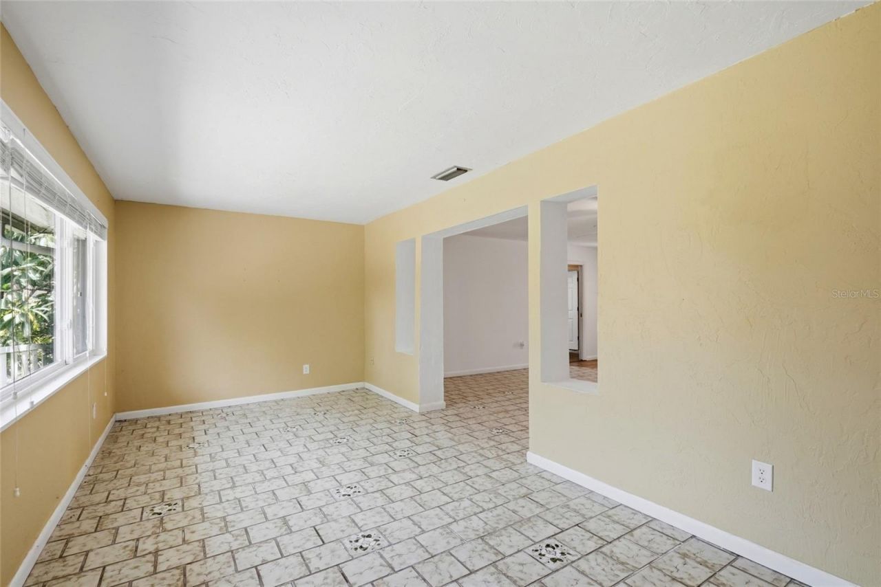 2711 Gulf Gate Drive, Sarasota, FL 34231 Photo