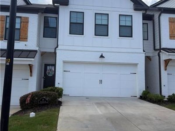 19 Steelwood Drive, Unit Middle, Winder, GA 30680
