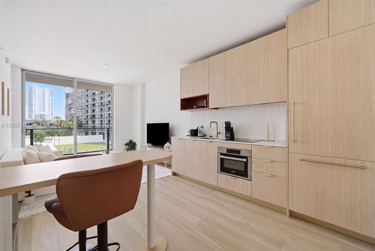 90 NE 32nd St , Unit 811, Miami, FL 33137 Photo