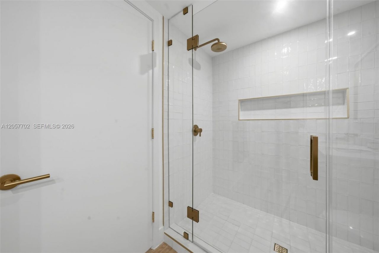 90 NE 32nd St , Unit 811, Miami, FL 33137 Photo