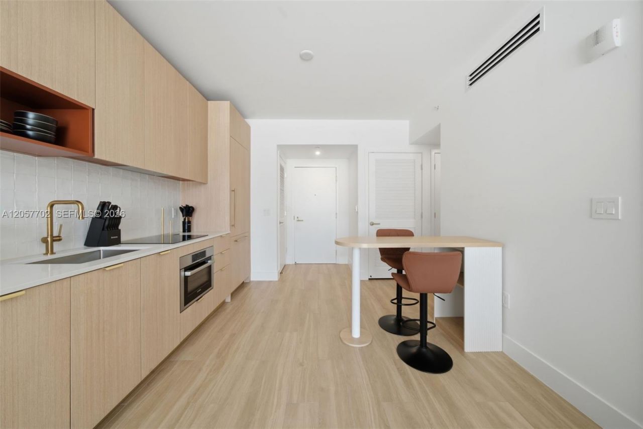 90 NE 32nd St , Unit 811, Miami, FL 33137 Photo