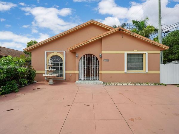 3201 W 76th St , Hialeah, FL 33018