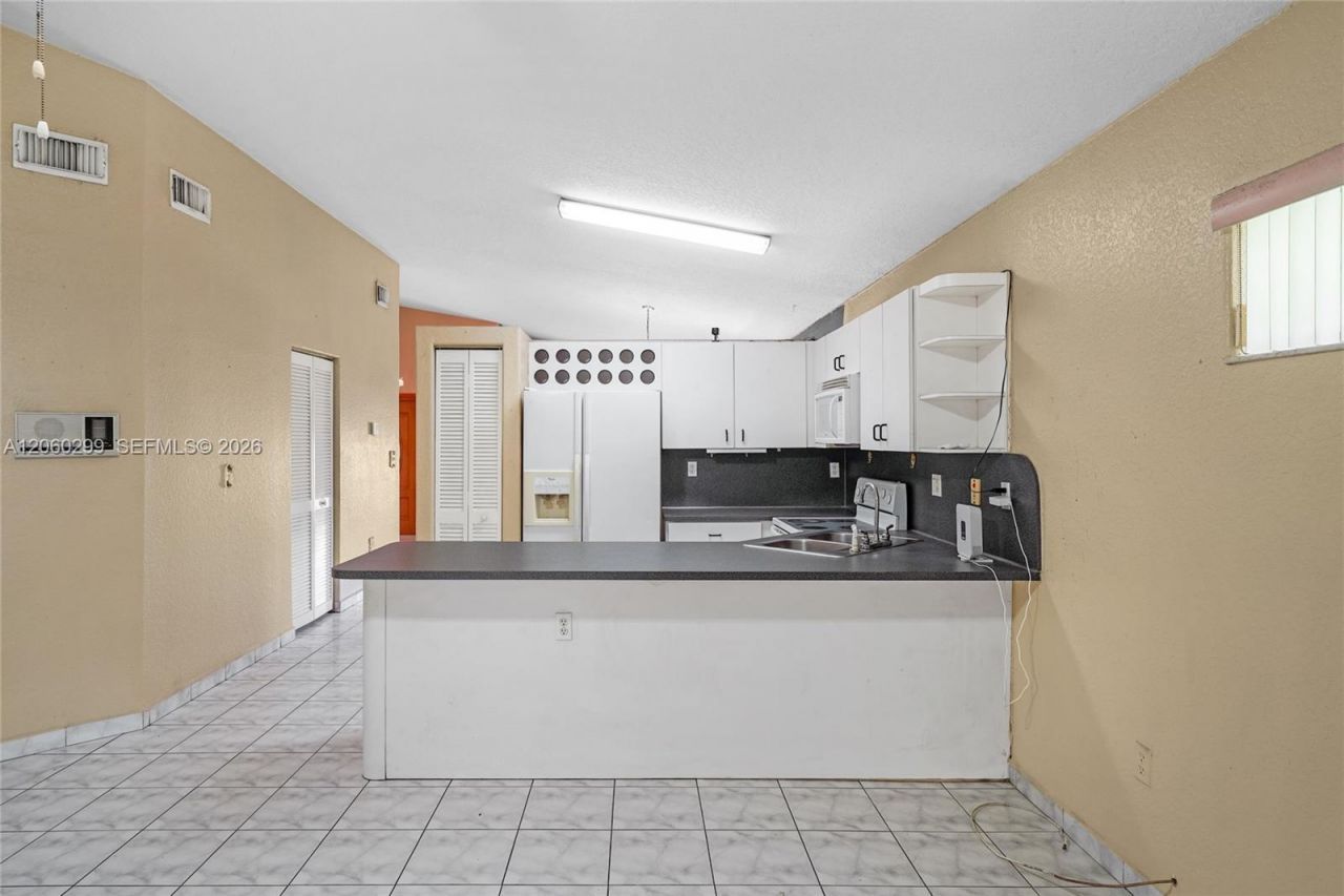 3201 W 76th St , Hialeah, FL 33018 Photo