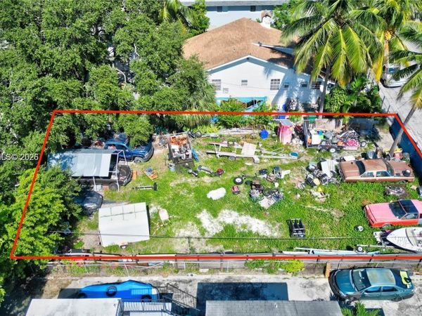 428 NW 10th Ave , Miami, FL 33128
