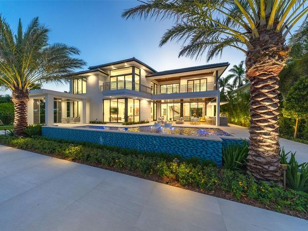 24 FIESTA Way, Fort Lauderdale, FL 33301