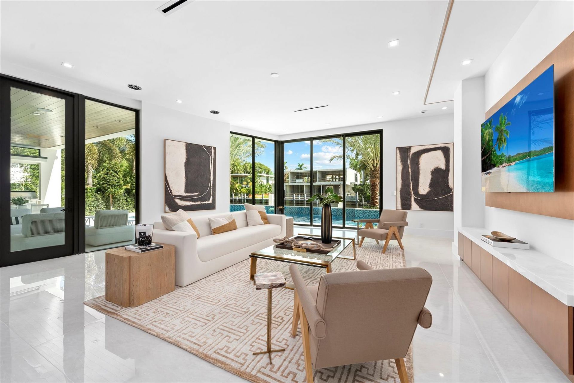 24 Fiesta Way, Fort Lauderdale, FL 33301 Photo