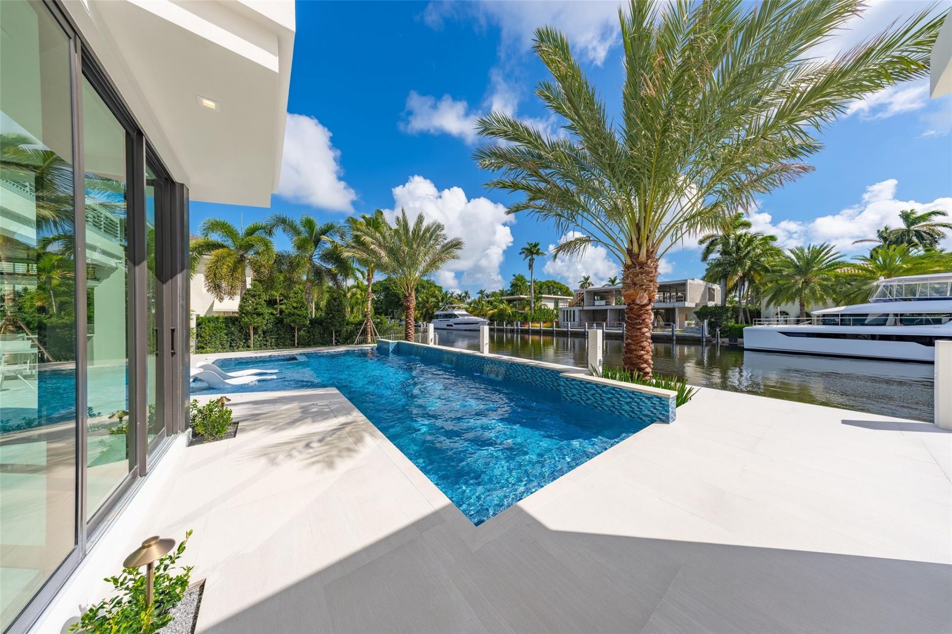 24 Fiesta Way, Fort Lauderdale, FL 33301 Photo