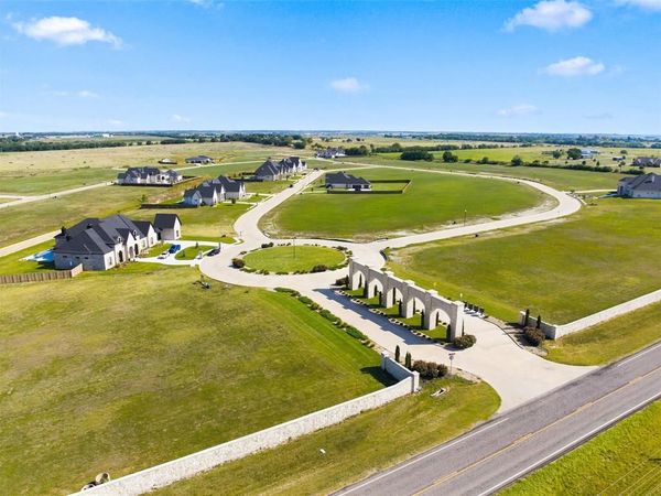 121 Yellow Rose Street , Lorena, TX 76655