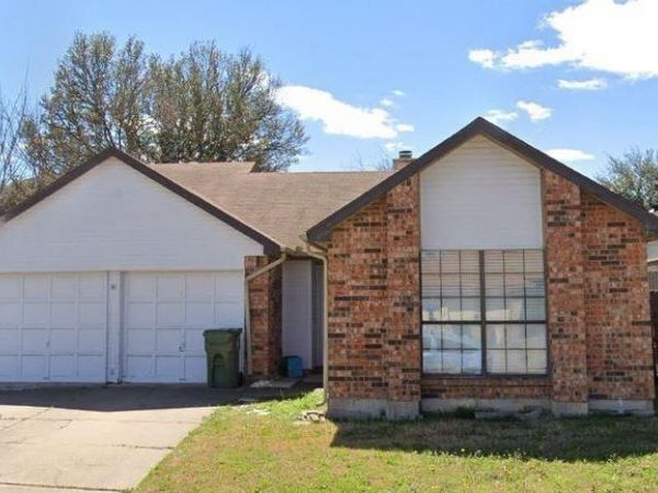 330 Valley Springs Drive, Arlington, TX 76018