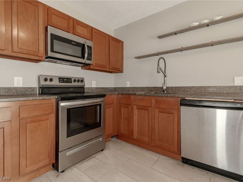 6334 W 130th Street , Brook Park, OH 44142 Photo 10