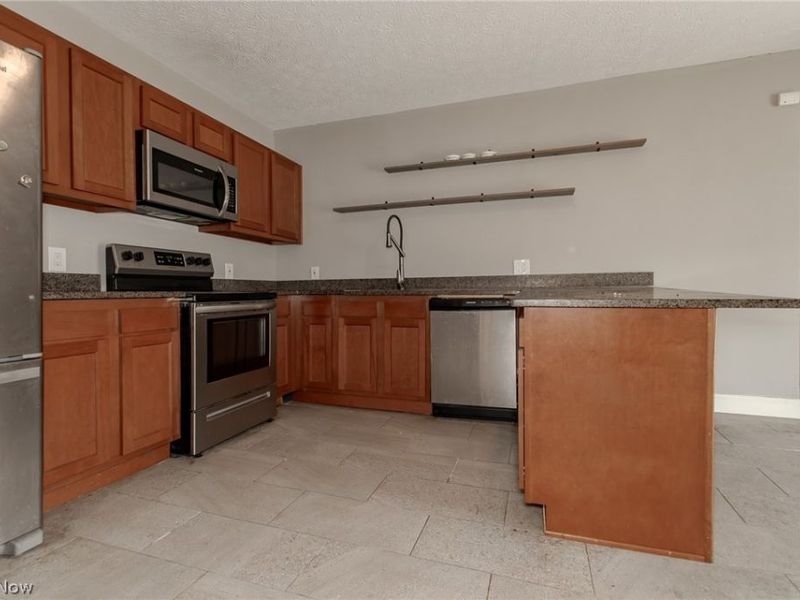 6334 W 130th Street , Brook Park, OH 44142 Photo 9