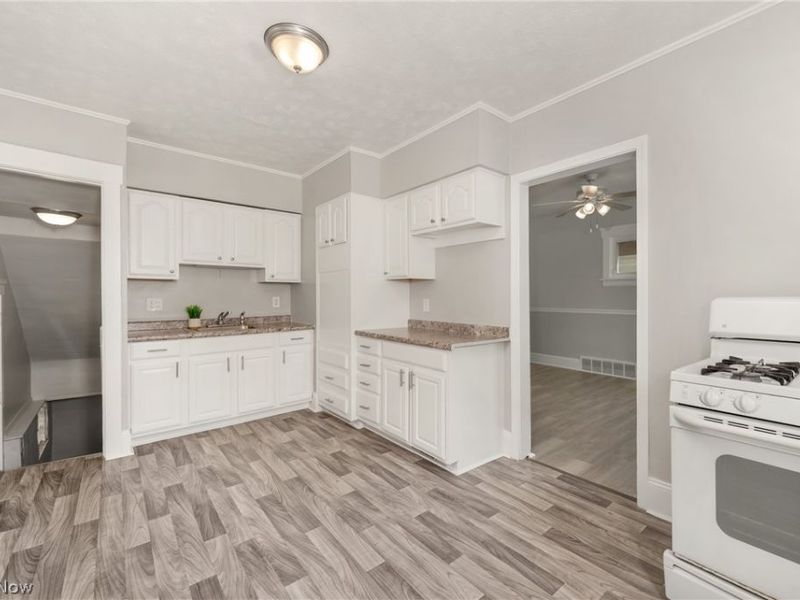 2024 W 99th Street , Cleveland, OH 44102 Photo 21