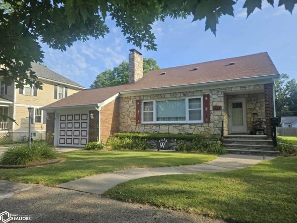 1035 Walnut Street, Webster City, IA 50595