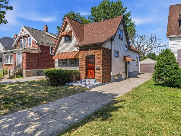 31 Saint James Road , Buffalo, NY 14225