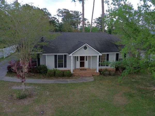 2819 Willow Wood Circle, Valdosta, GA 31602
