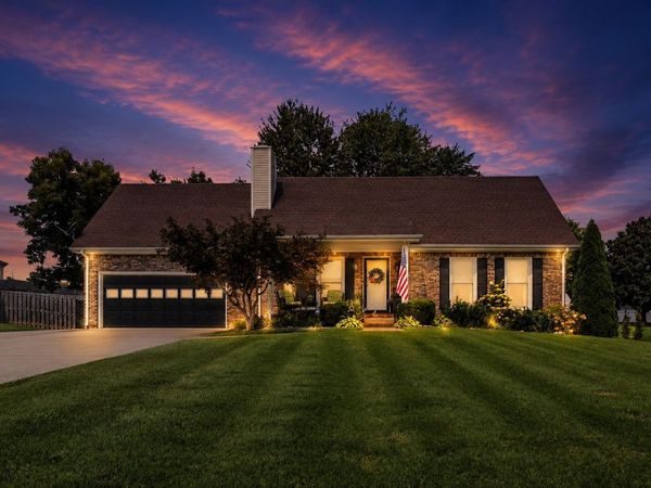 162 Lancashire Dr, Clarksville, TN 37043