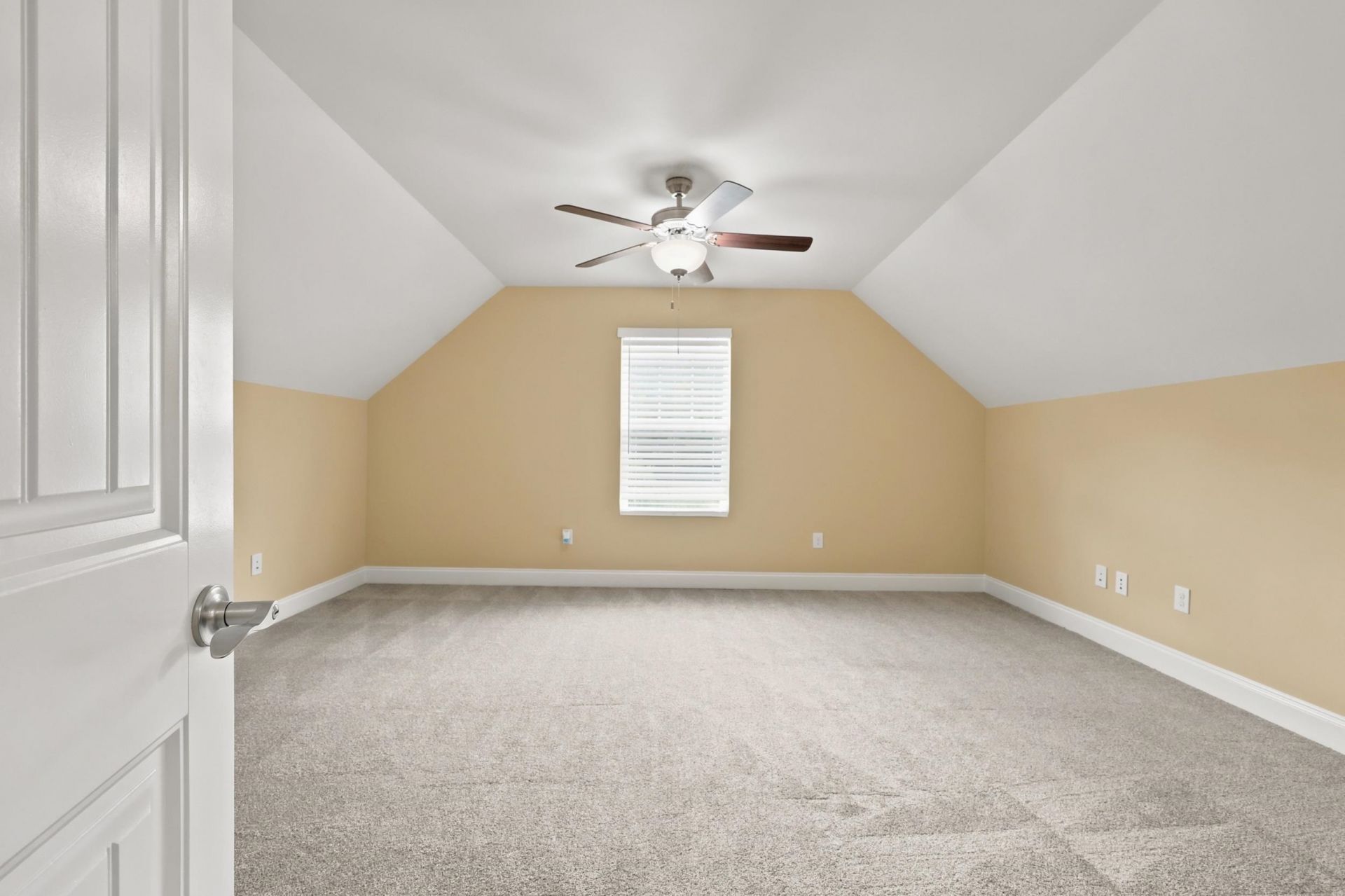 920 Foxtail Dr.  Photo 24