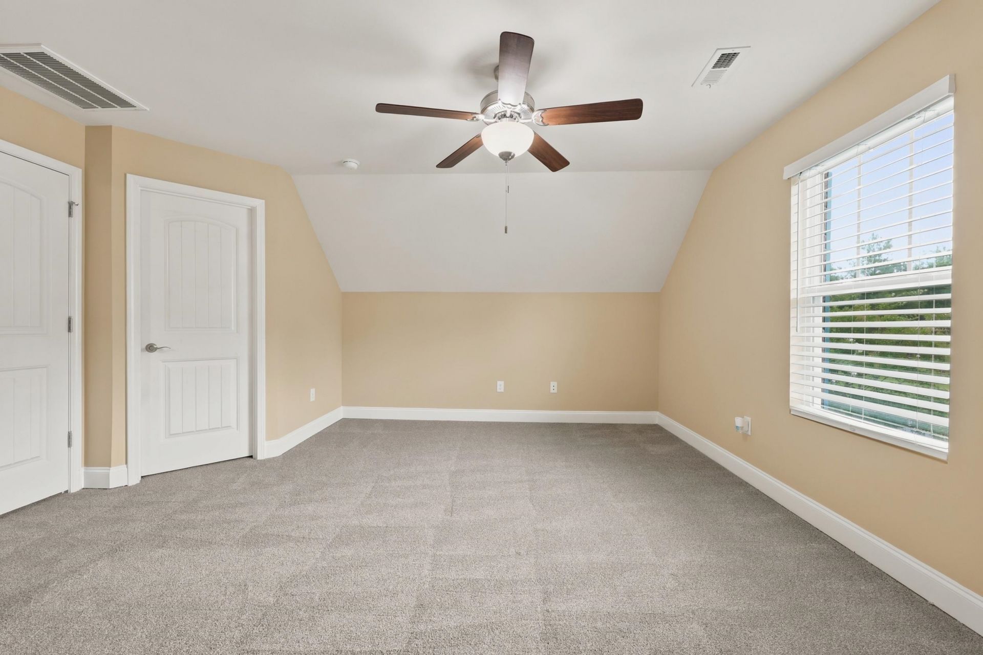 920 Foxtail Dr.  Photo 24