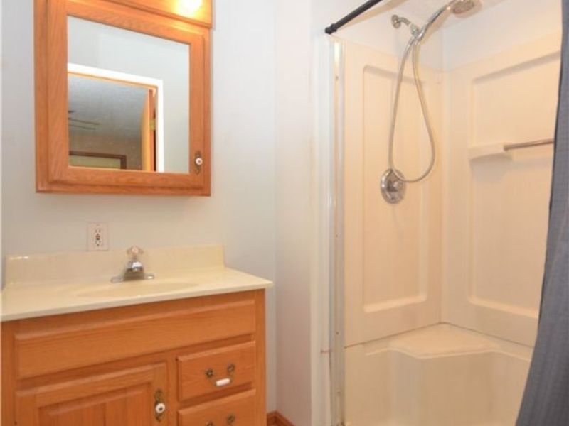 530 Roosevelt Avenue , Cuyahoga Falls, OH 44221 Photo 24