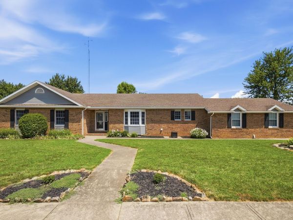 1104 Farmington Lane, Washington Court House, OH 43160