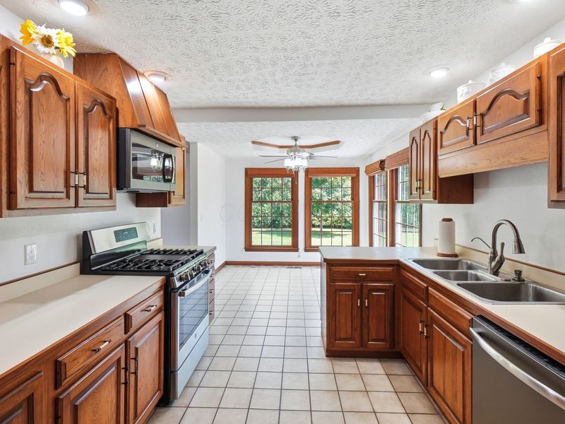 1104 Farmington Lane, Washington Court House, OH 43160 Photo 16