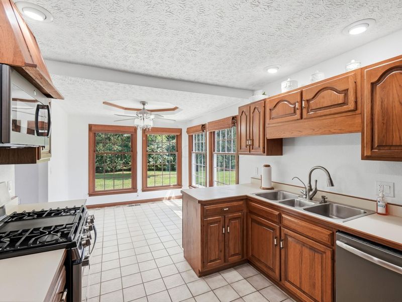 1104 Farmington Lane, Washington Court House, OH 43160 Photo 19