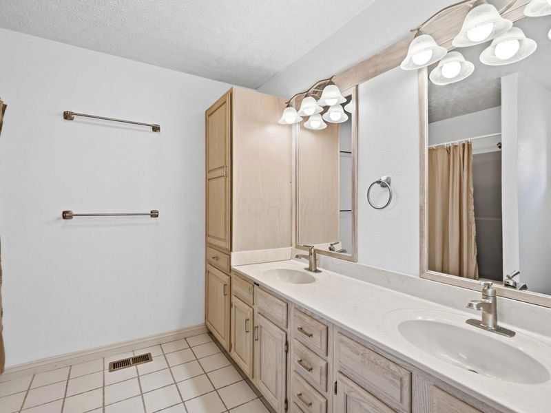 1104 Farmington Lane, Washington Court House, OH 43160 Photo 29