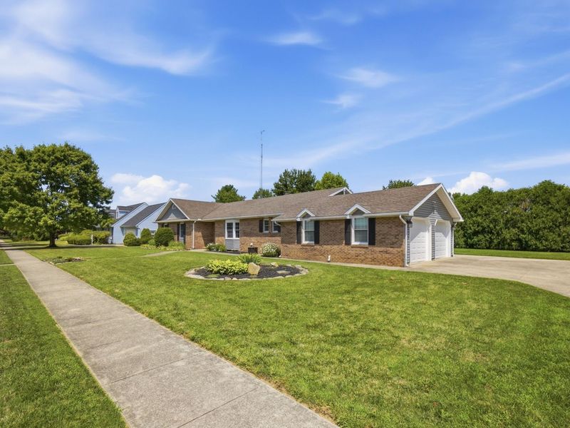 1104 Farmington Lane, Washington Court House, OH 43160 Photo 3