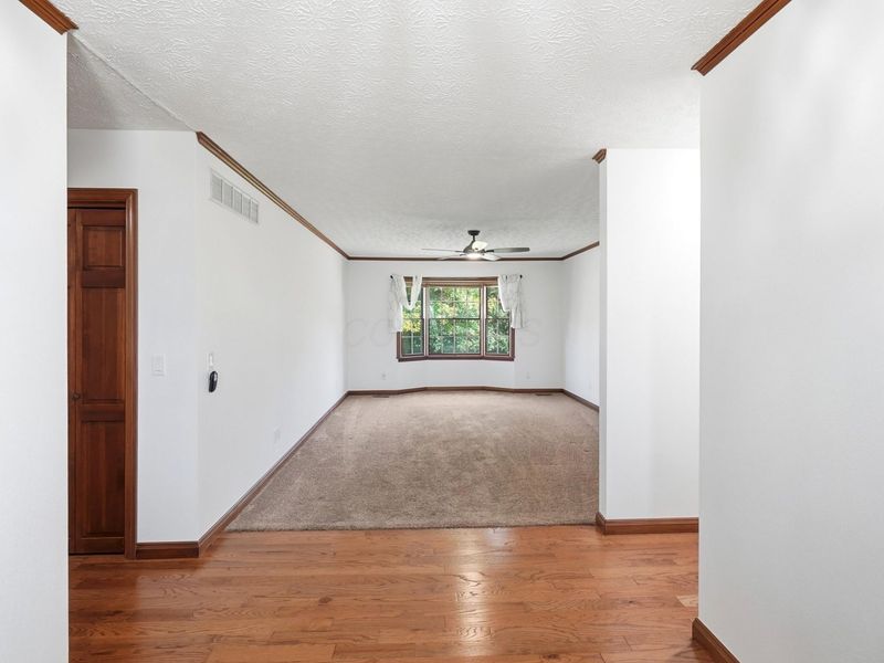 1104 Farmington Lane, Washington Court House, OH 43160 Photo 5