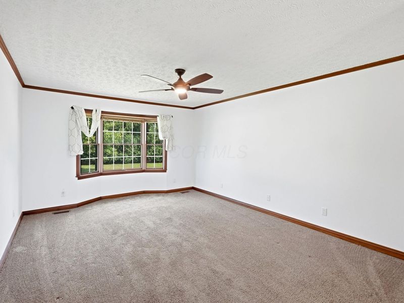 1104 Farmington Lane, Washington Court House, OH 43160 Photo 6