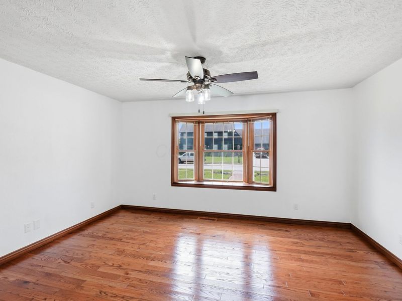 1104 Farmington Lane, Washington Court House, OH 43160 Photo 8
