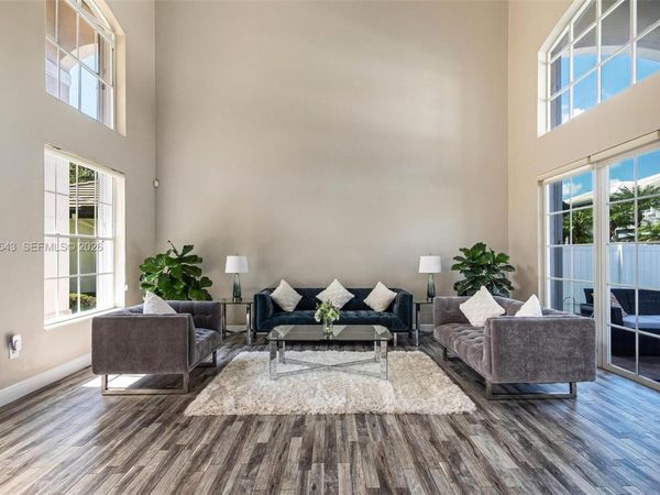 15941 NW 83rd Ave , Miami Lakes, FL 33016