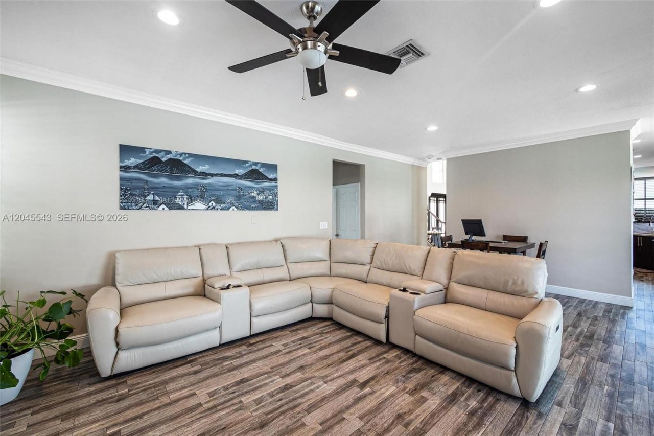 15941 NW 83rd Ave , Miami Lakes, FL 33016 Photo