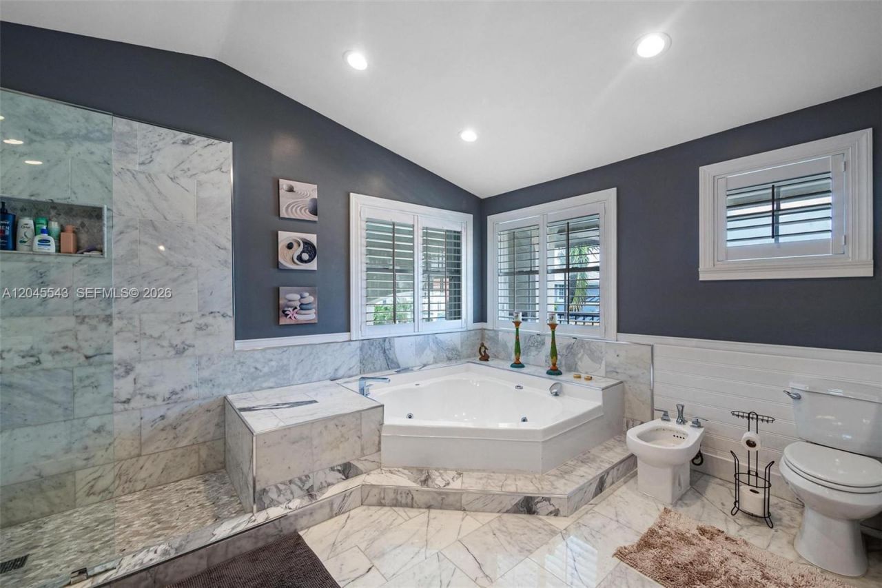 15941 NW 83rd Ave , Miami Lakes, FL 33016 Photo