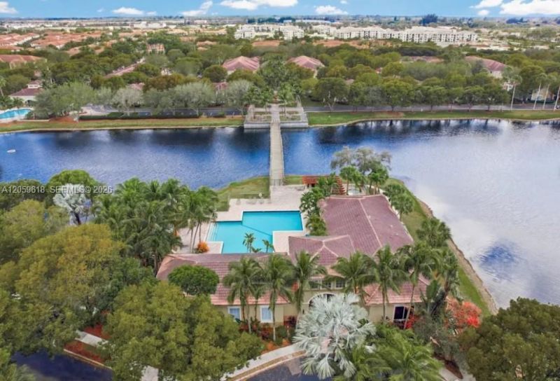 2452 Centergate Dr , Unit 104, Miramar, FL 33025 Photo