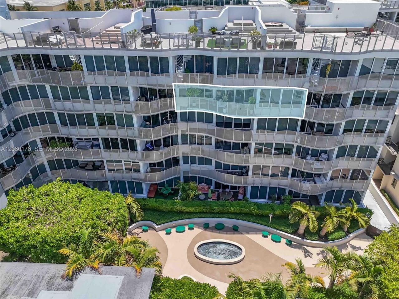 2155 Washington Ct, Unit 504, Miami Beach, FL 33139 Photo