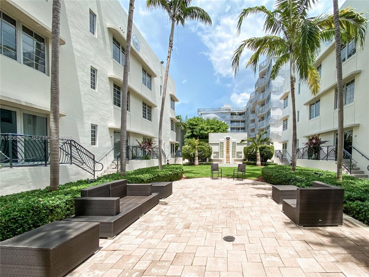 2155 Washington Ct, Unit 504, Miami Beach, FL 33139 Photo