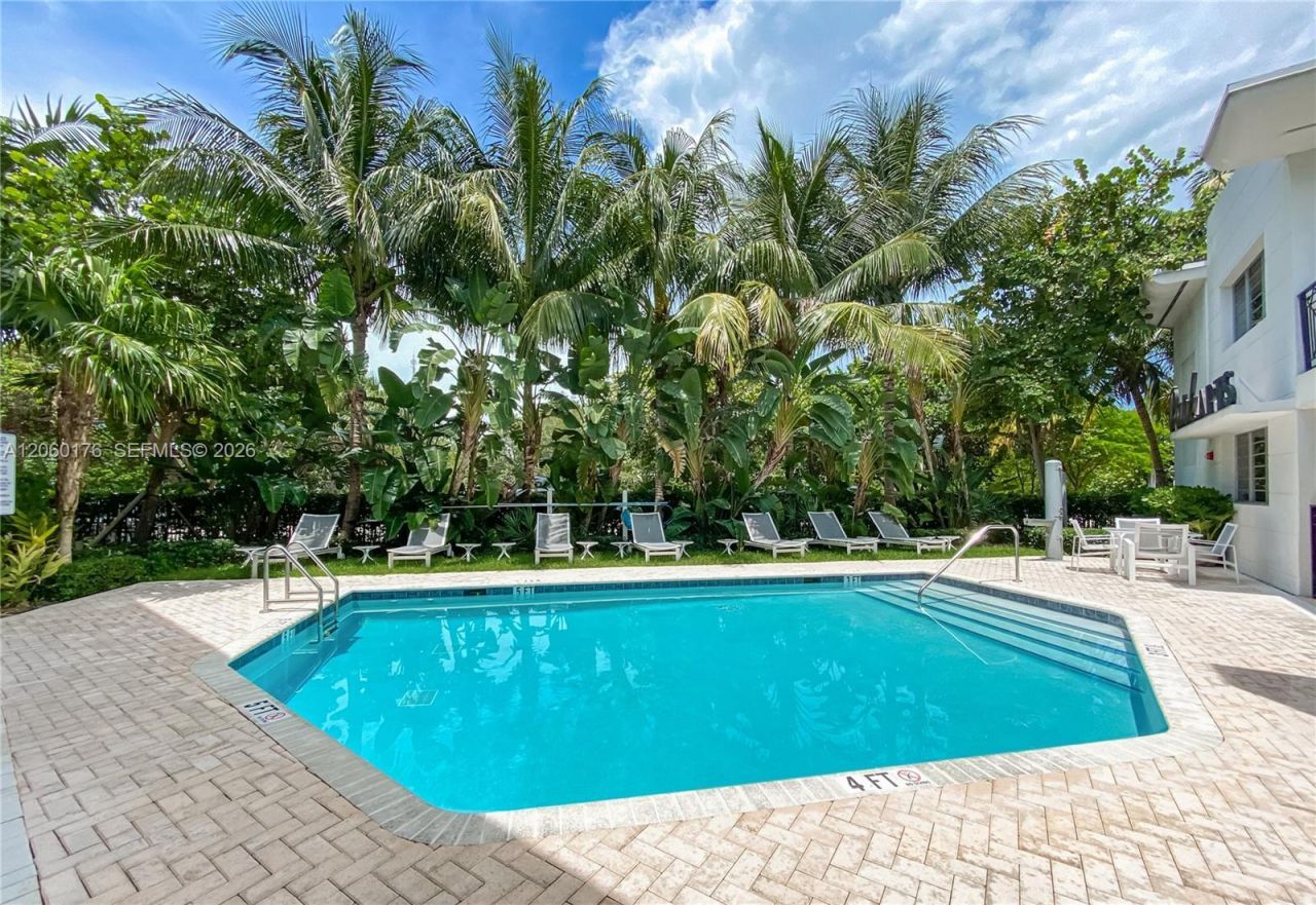 2155 Washington Ct, Unit 504, Miami Beach, FL 33139 Photo