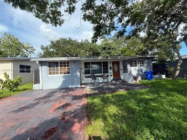 149 SW 67th Ter, Pembroke Pines, FL 33023