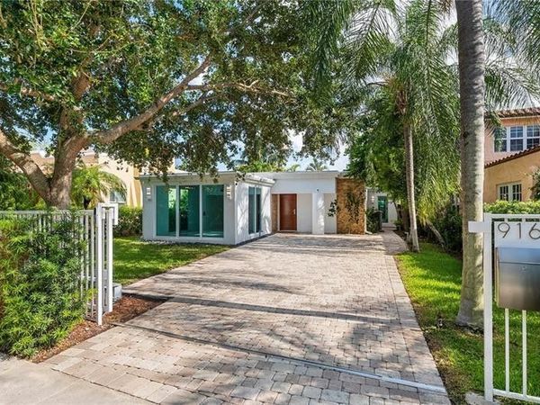 916 SE 5TH Court, Fort Lauderdale, FL 33301