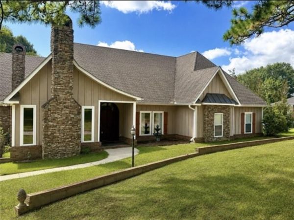 2660 Meadow Lake Road, Semmes, AL 36575