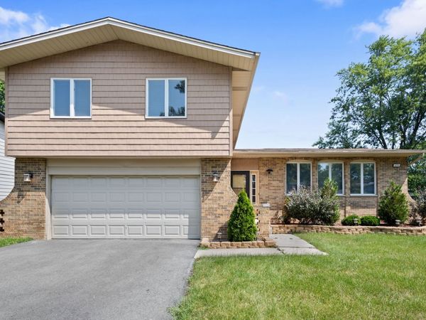 5226 Riverside Drive , Richton Park, IL 60471