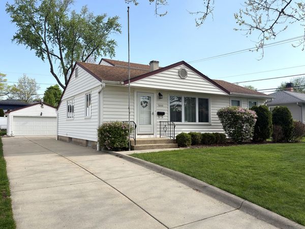 3000 starling Lane, Rolling Meadows, IL 60008