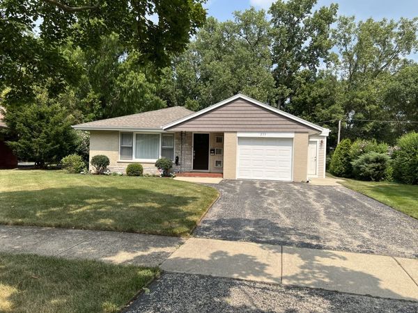 255 Riverside Drive , Northfield, IL 60093