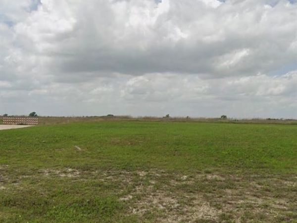 138 Sunflower Street , Lorena, TX 76655