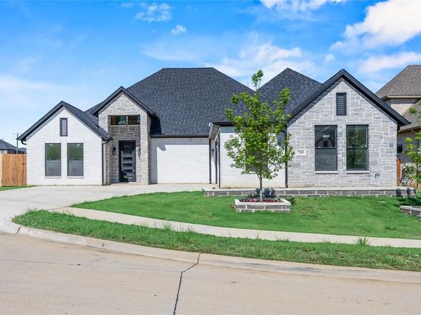 7203 Harris Place , Arlington, TX 76001