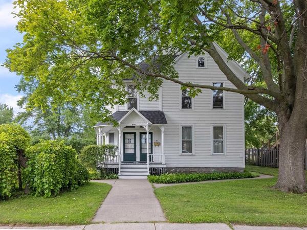 910 CHERRY STREET, Green Bay, WI 54301