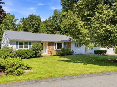 27 Bolic Street, Nashua, NH 03062