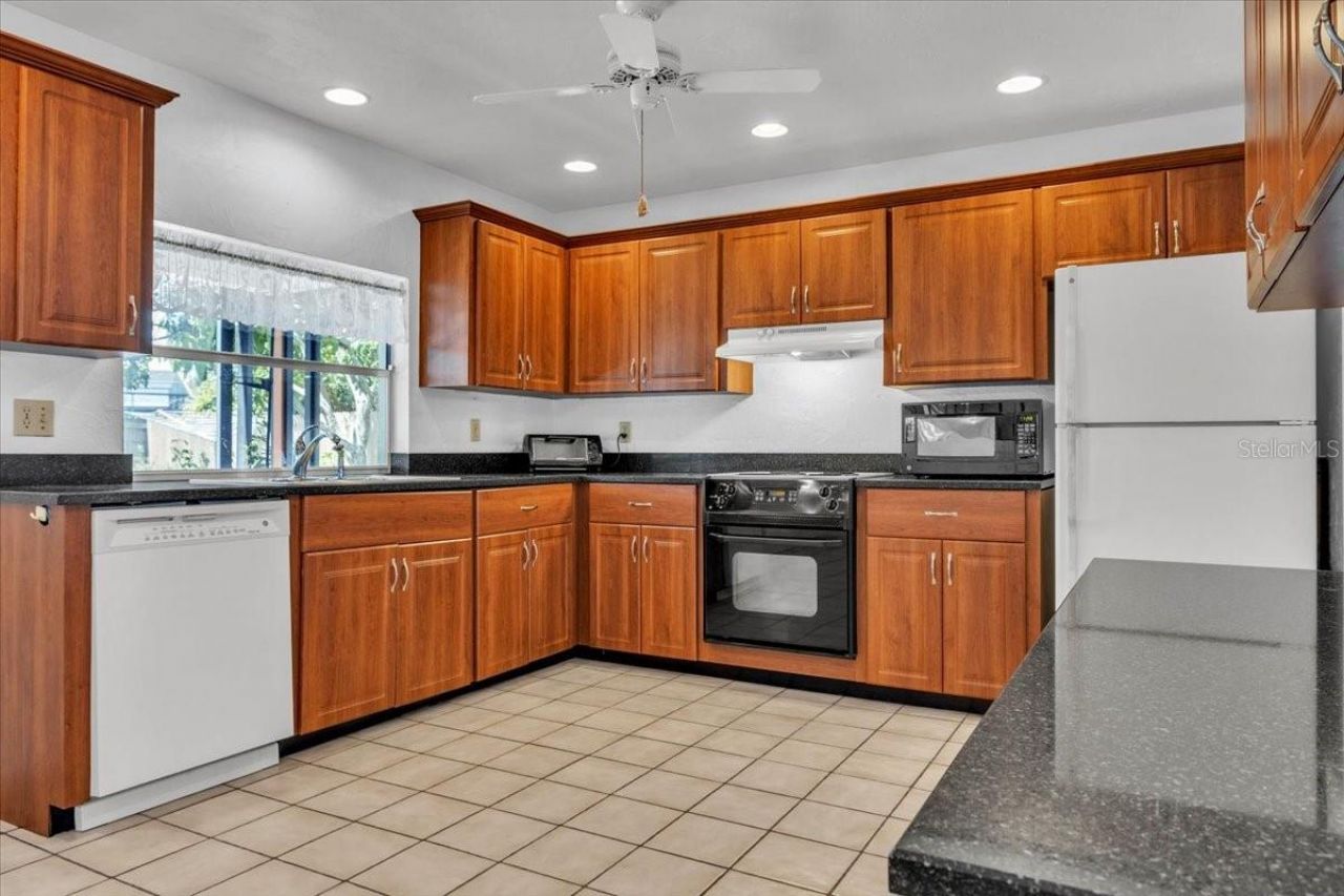 5012 Palm Aire Drive, Sarasota, FL 34243 Photo
