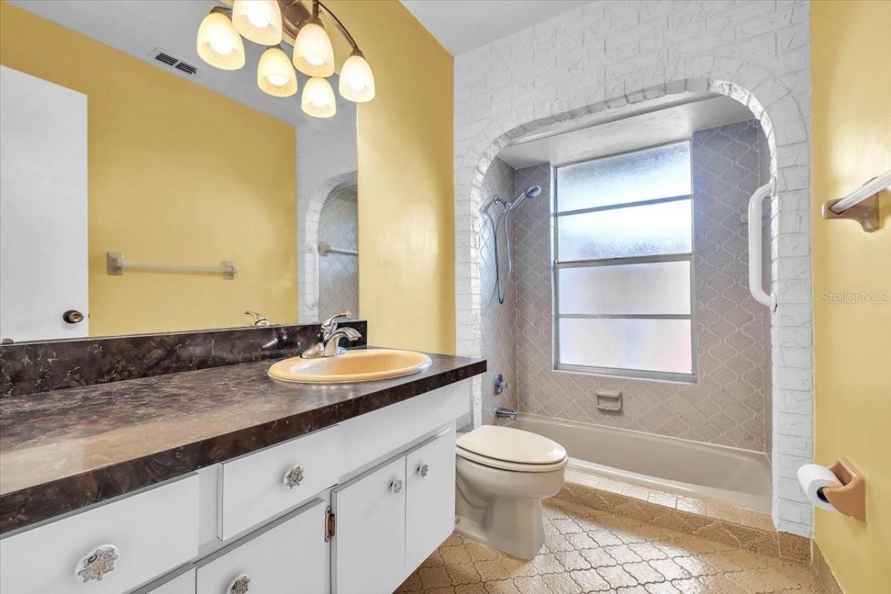 5012 Palm Aire Drive, Sarasota, FL 34243 Photo